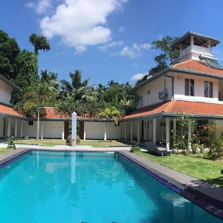 Anuhas Airport Villas Katunayaka Bagian luar foto