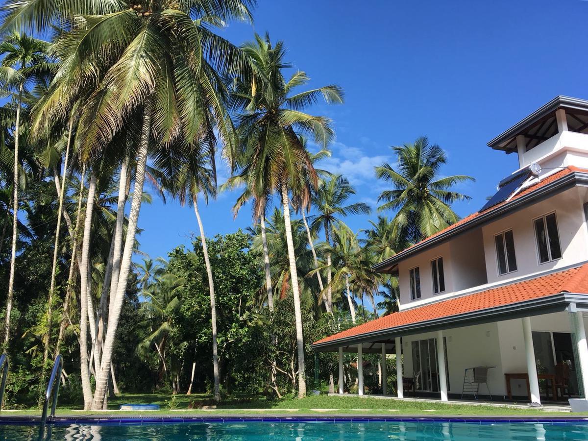 Anuhas Airport Villas Katunayaka Bagian luar foto