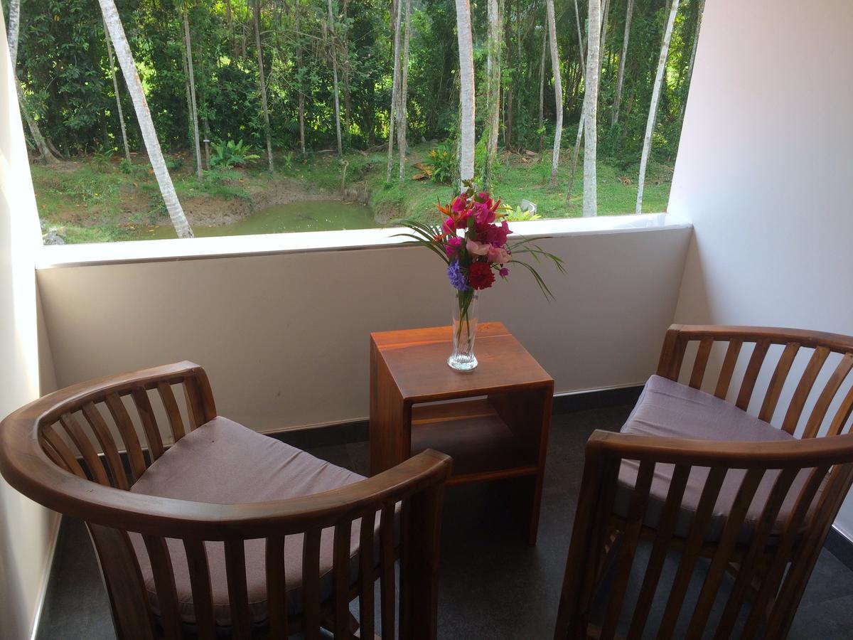 Anuhas Airport Villas Katunayaka Bagian luar foto