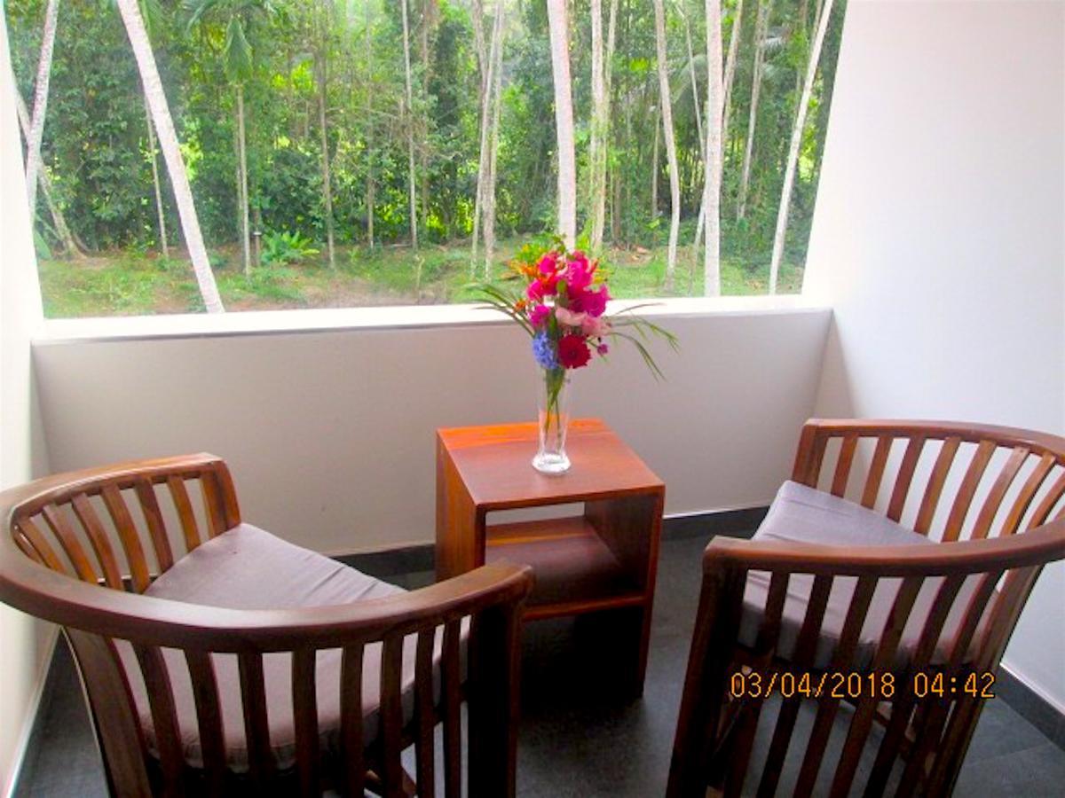 Anuhas Airport Villas Katunayaka Bagian luar foto