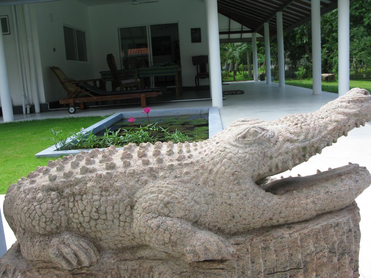Anuhas Airport Villas Katunayaka Bagian luar foto