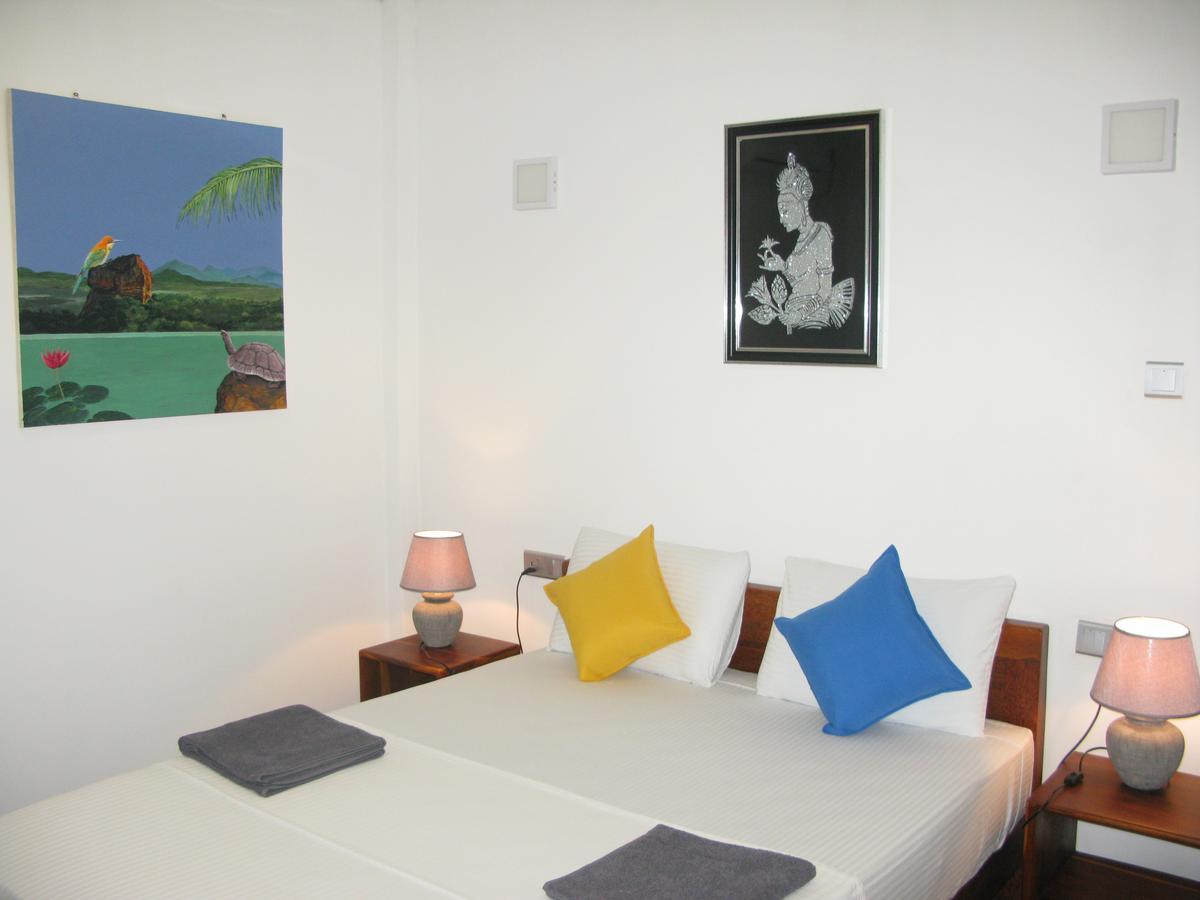 Anuhas Airport Villas Katunayaka Bagian luar foto