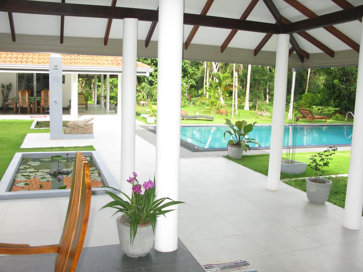 Anuhas Airport Villas Katunayaka Bagian luar foto