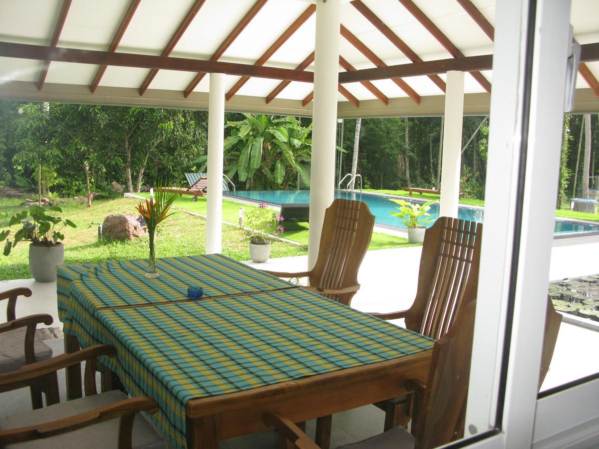 Anuhas Airport Villas Katunayaka Bagian luar foto