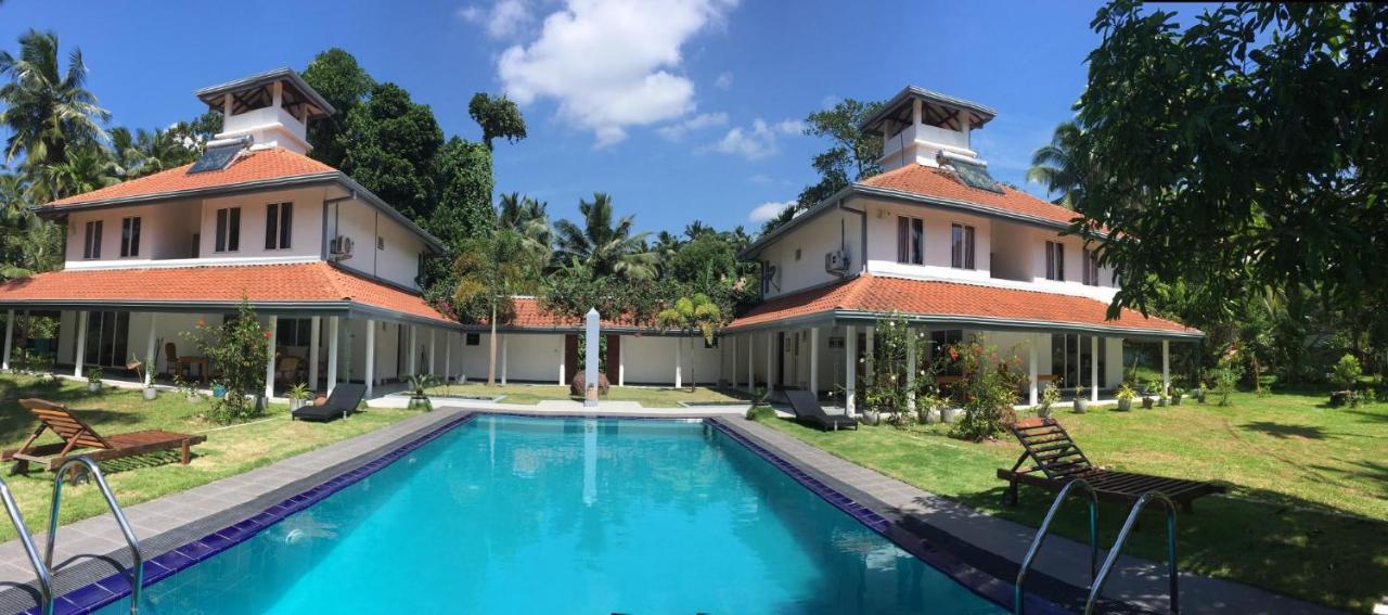 Anuhas Airport Villas Katunayaka Bagian luar foto